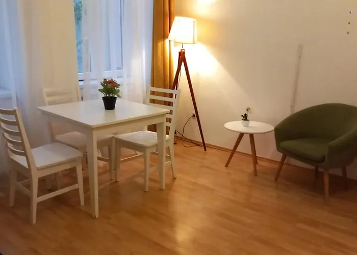 Quiet Comfort: 1 Bedroom With Style *
